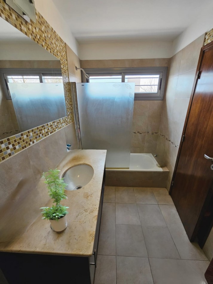 DUPLEX DE 182m2 c/PILETA - CAÑITAS -