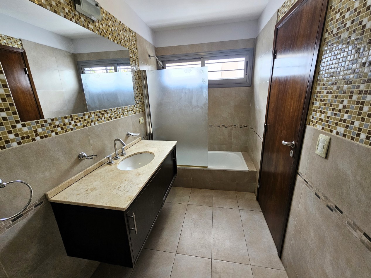 DUPLEX DE 182m2 c/PILETA - CAÑITAS -