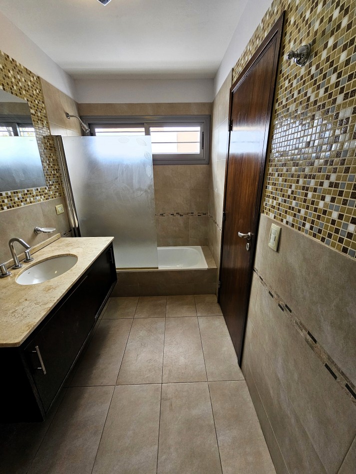 DUPLEX DE 182m2 c/PILETA - CAÑITAS -