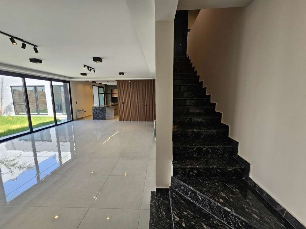 GREENVILLE 2 | CASA A ESTRENAR CON ASCENSOR | DISEÑO PREMIUM Y ACCESIBILIDAD TOTAL