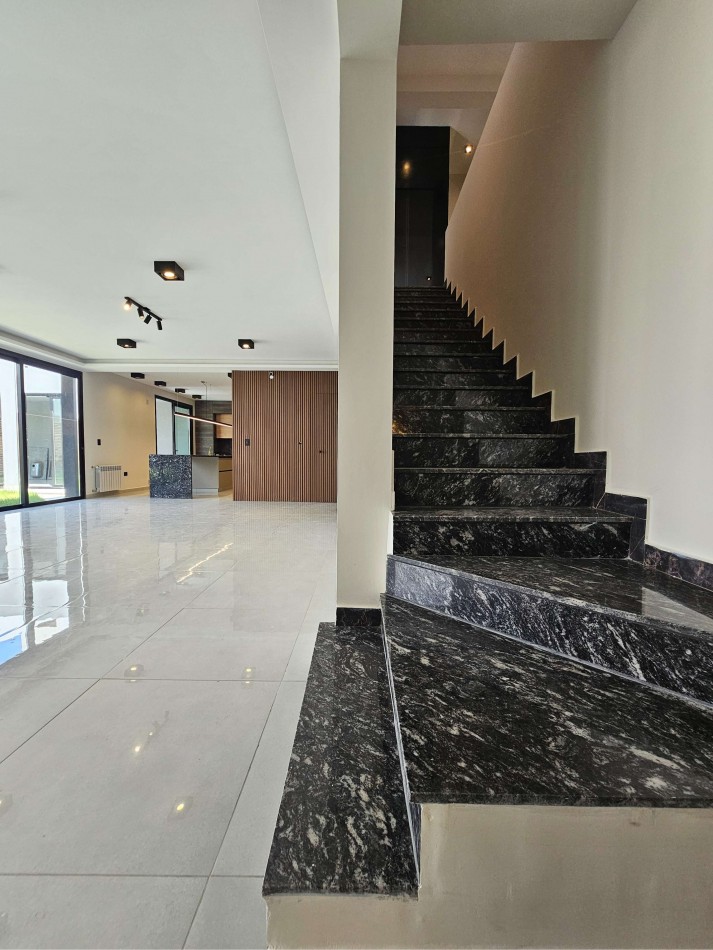 GREENVILLE 2 | CASA A ESTRENAR CON ASCENSOR | DISEÑO PREMIUM Y ACCESIBILIDAD TOTAL