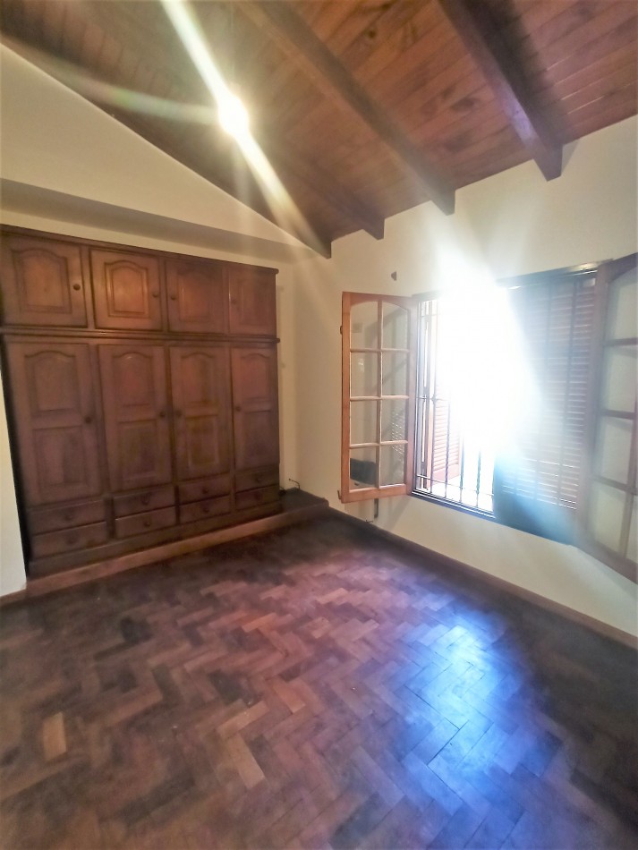 Tejas del Sur 1 | Casa con pileta y quincho | 4 dorm + dependencia |
