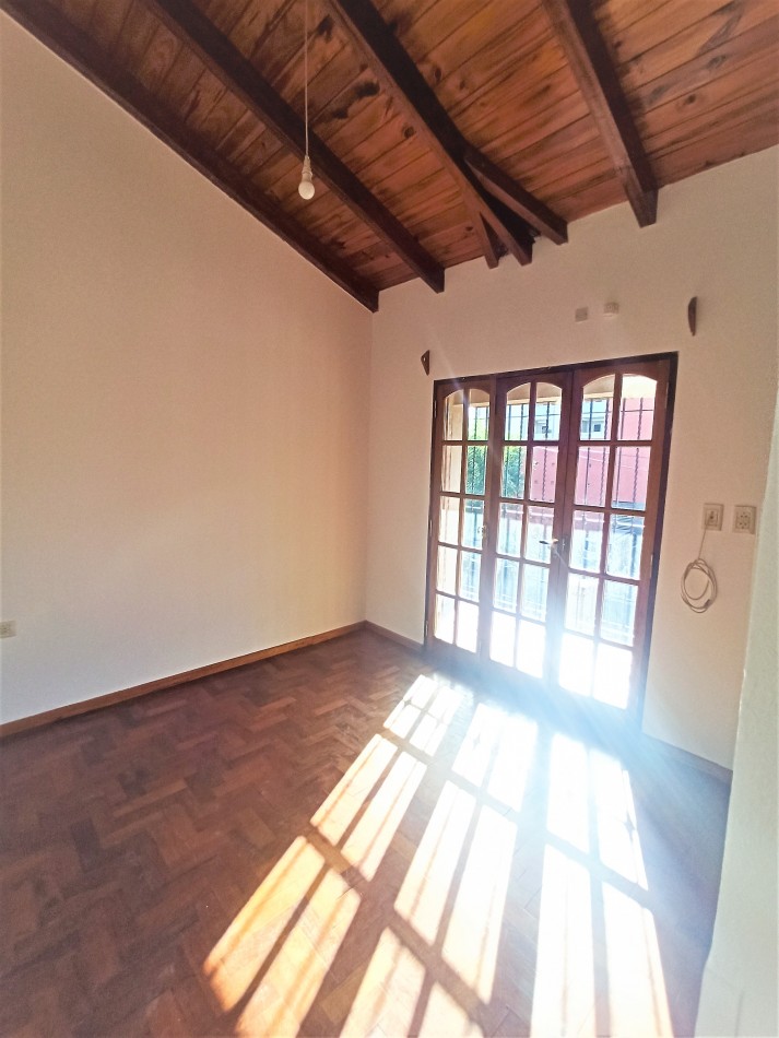 Tejas del Sur 1 | Casa con pileta y quincho | 4 dorm + dependencia |
