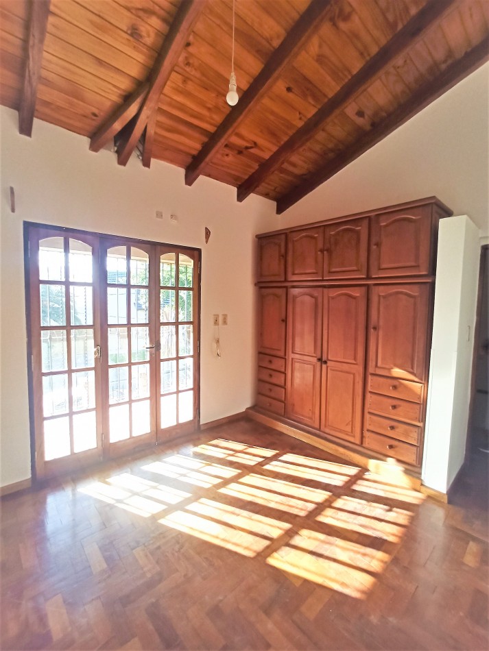 Tejas del Sur 1 | Casa con pileta y quincho | 4 dorm + dependencia |