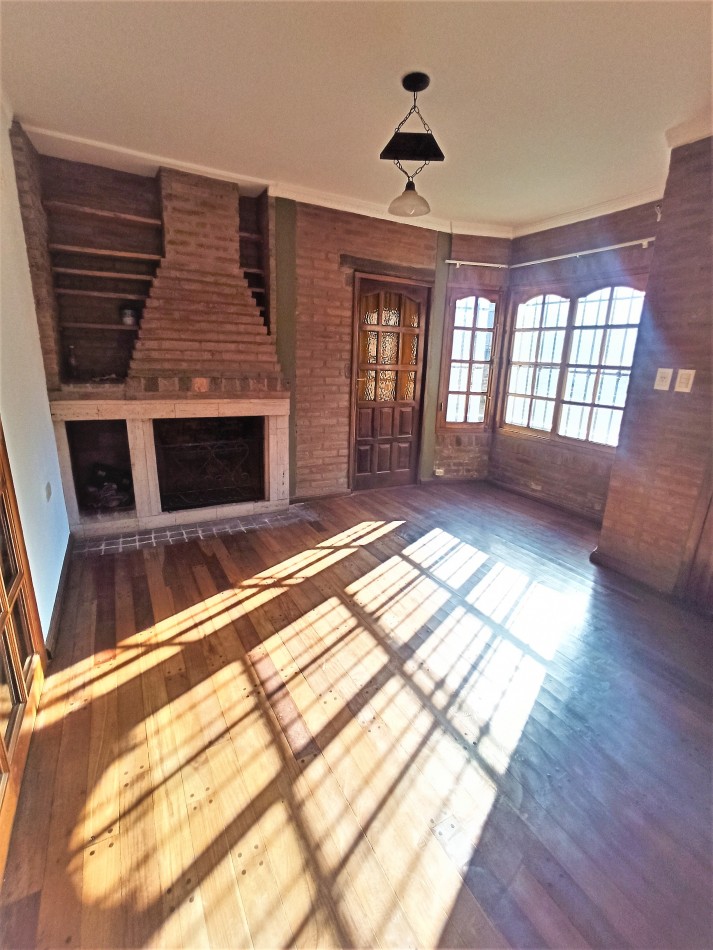 Tejas del Sur 1 | Casa con pileta y quincho | 4 dorm + dependencia |