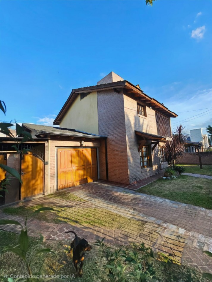 Tejas del Sur 1 | Casa con pileta y quincho | 4 dorm + dependencia |