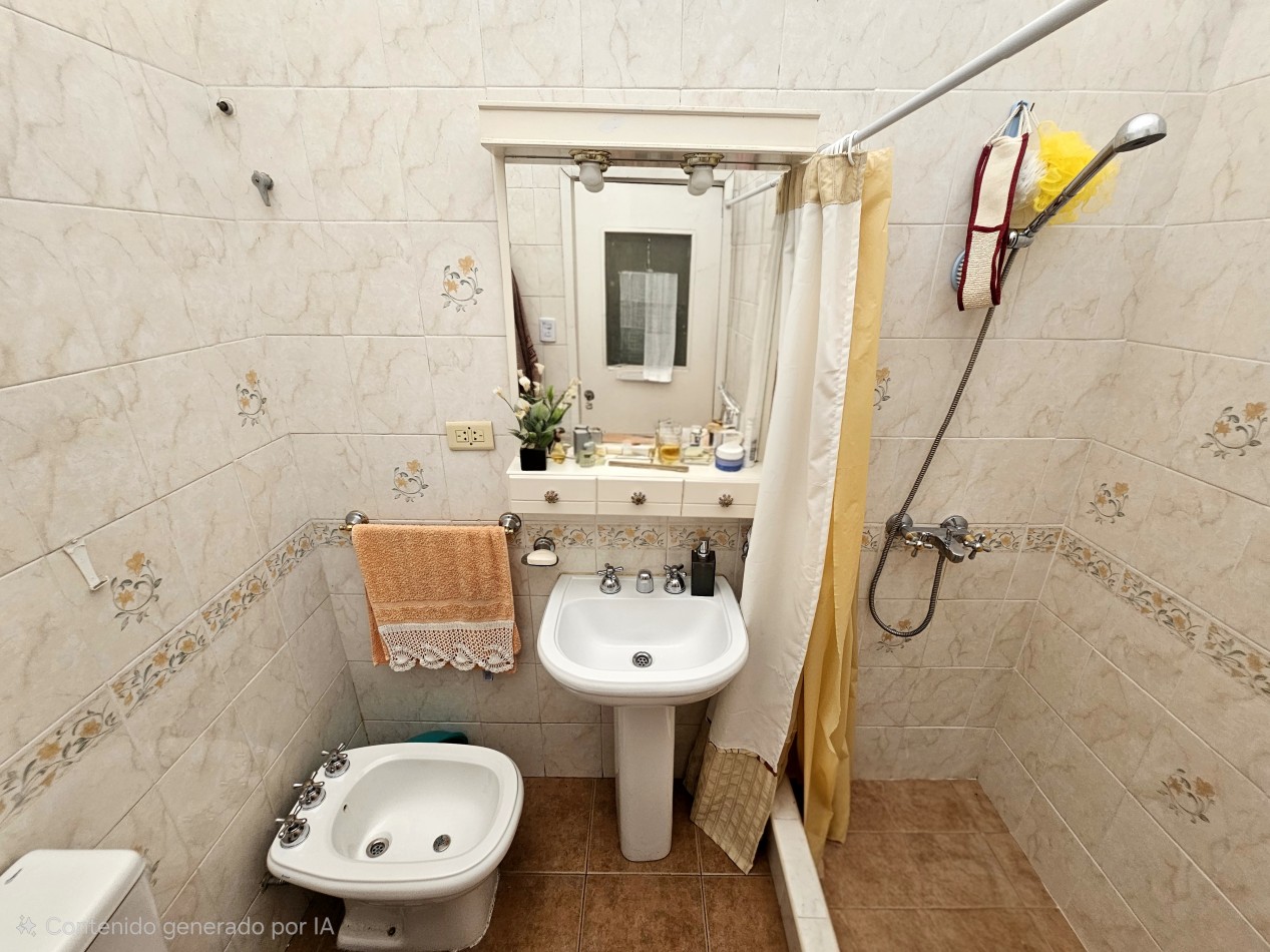 Casa Esquina + Anexo independiente | Quebrada de las Rosas |