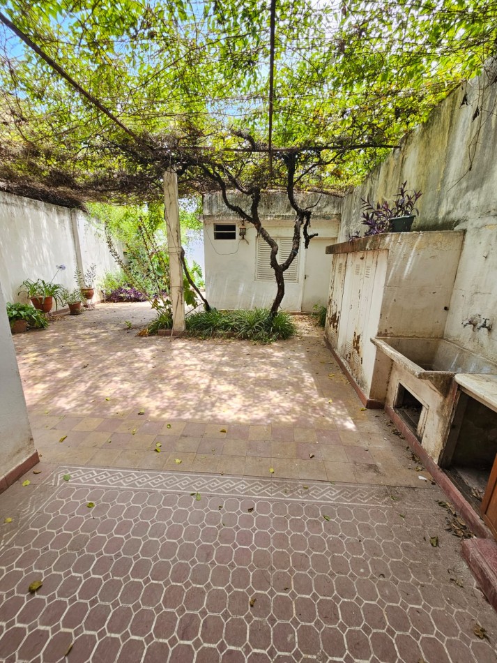 2 viviendas independientes en lote 515 m² | Patio + pileta + cochera | Santa Rosa (Alto Alberdi) 