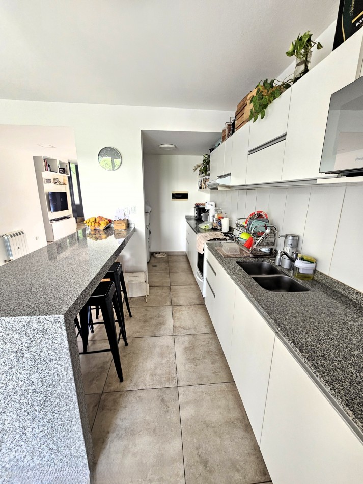 DUPLEX PREMIUM en Chacras del Sur | 3 dorm | suite | galeria con asador | jardin | 2 cocheras