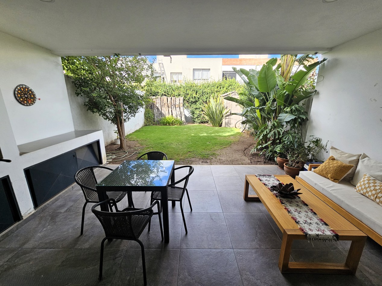DUPLEX PREMIUM en Chacras del Sur | 3 dorm | suite | galeria con asador | jardin | 2 cocheras