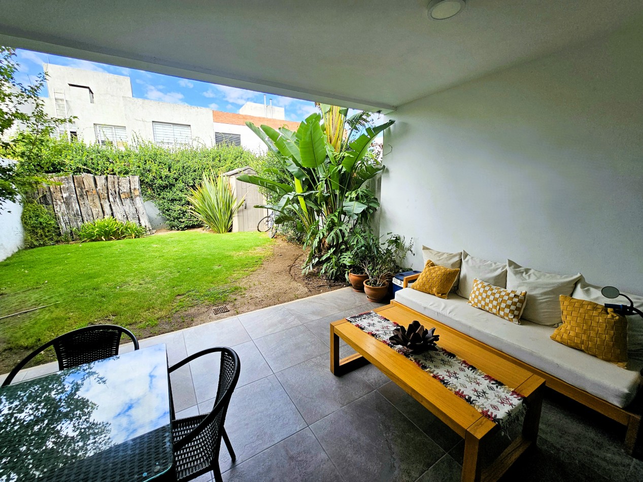 DUPLEX PREMIUM en Chacras del Sur | 3 dorm | suite | galeria con asador | jardin | 2 cocheras