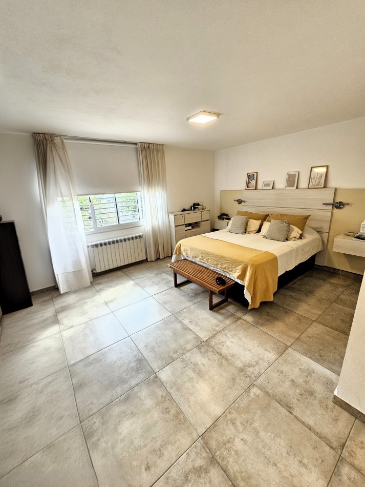 DUPLEX PREMIUM en Chacras del Sur | 3 dorm | suite | galeria con asador | jardin | 2 cocheras