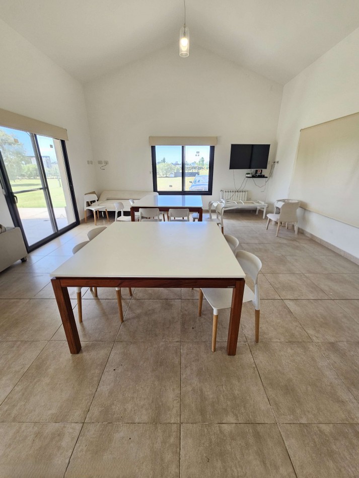 Estacion del Carmen | 4.500 m² + pileta climatizada + cancha propia
