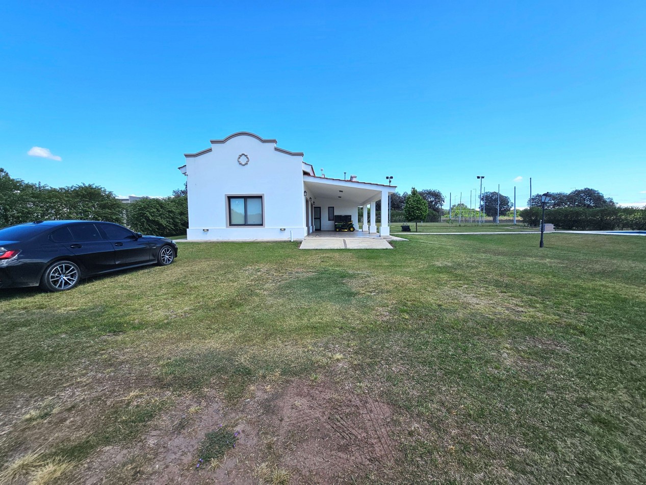 Estacion del Carmen | 4.500 m² + pileta climatizada + cancha propia