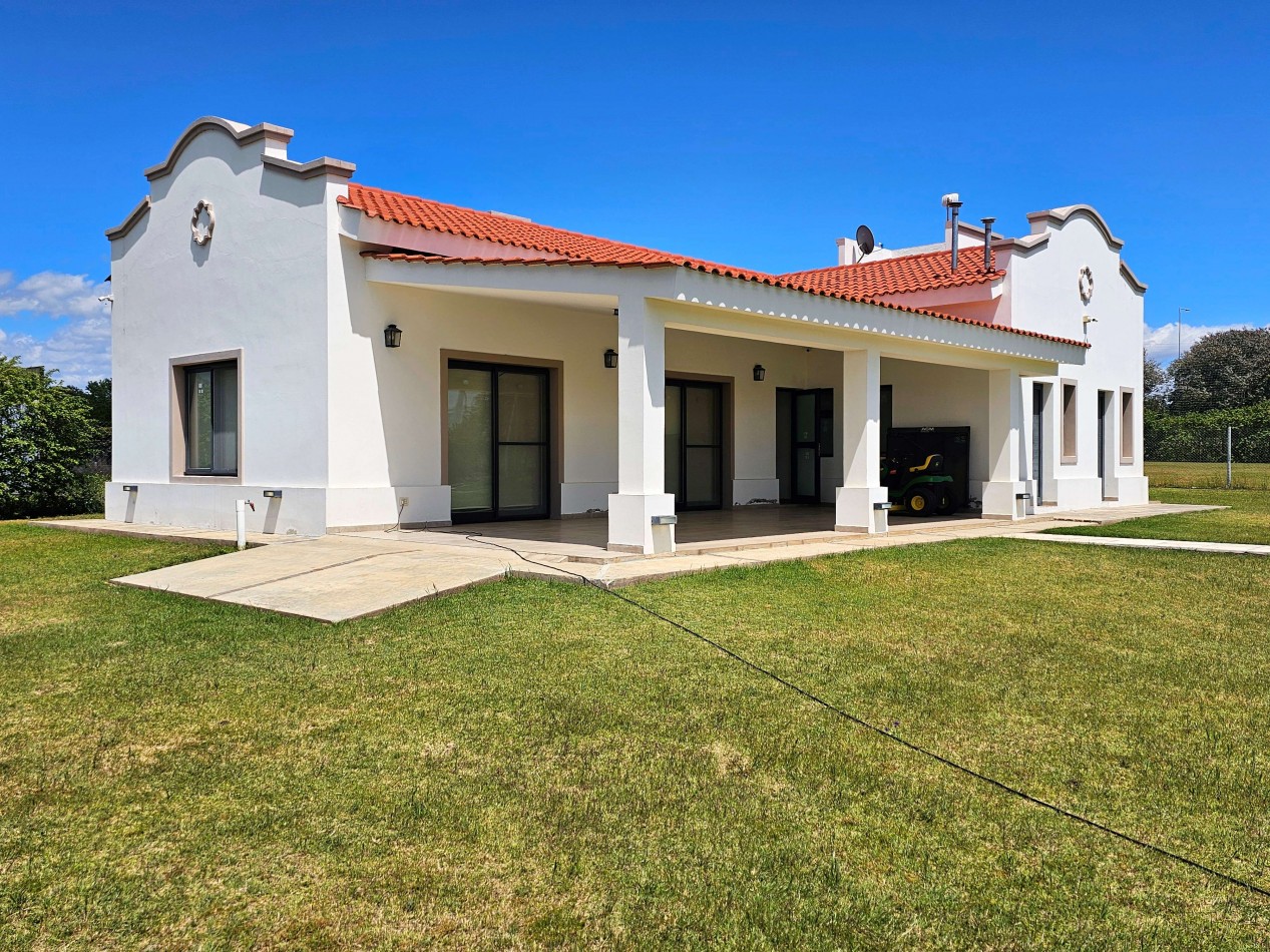 Estacion del Carmen | 4.500 m² + pileta climatizada + cancha propia