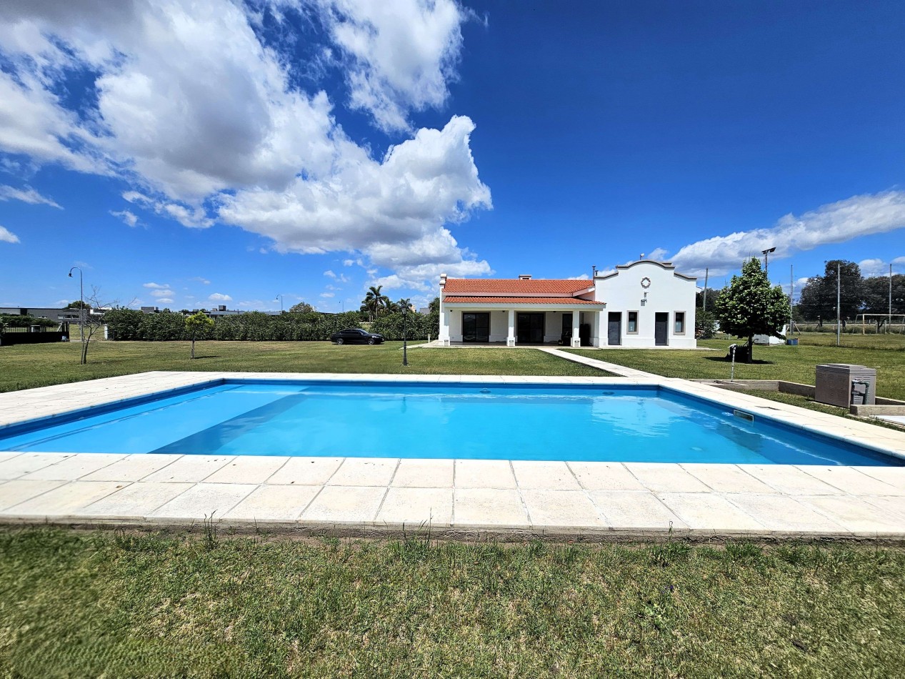 Estacion del Carmen | 4.500 m² + pileta climatizada + cancha propia