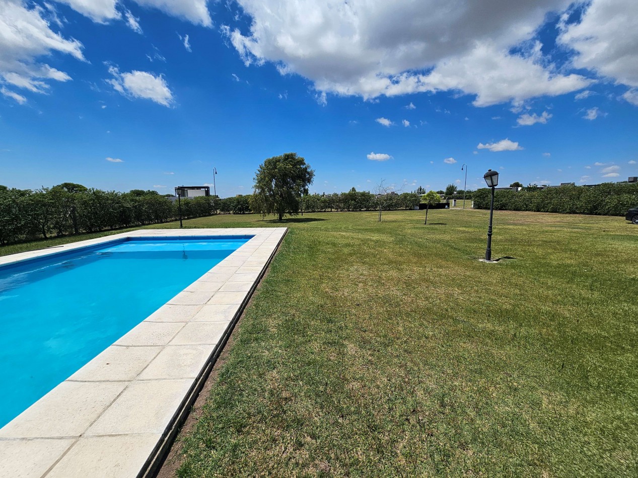 Estacion del Carmen | 4.500 m² + pileta climatizada + cancha propia