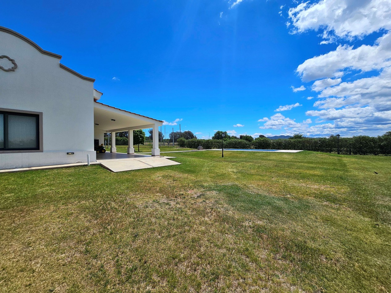 Estacion del Carmen | 4.500 m² + pileta climatizada + cancha propia