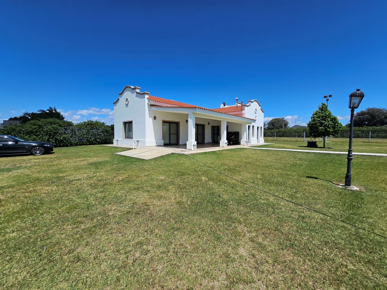 Estacion del Carmen | 4.500 m² + pileta climatizada + cancha propia