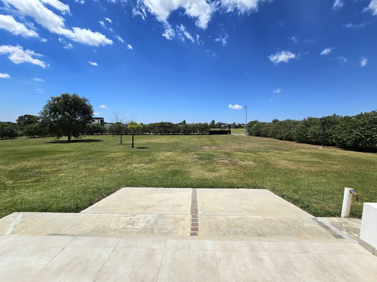Estacion del Carmen | 4.500 m² + pileta climatizada + cancha propia