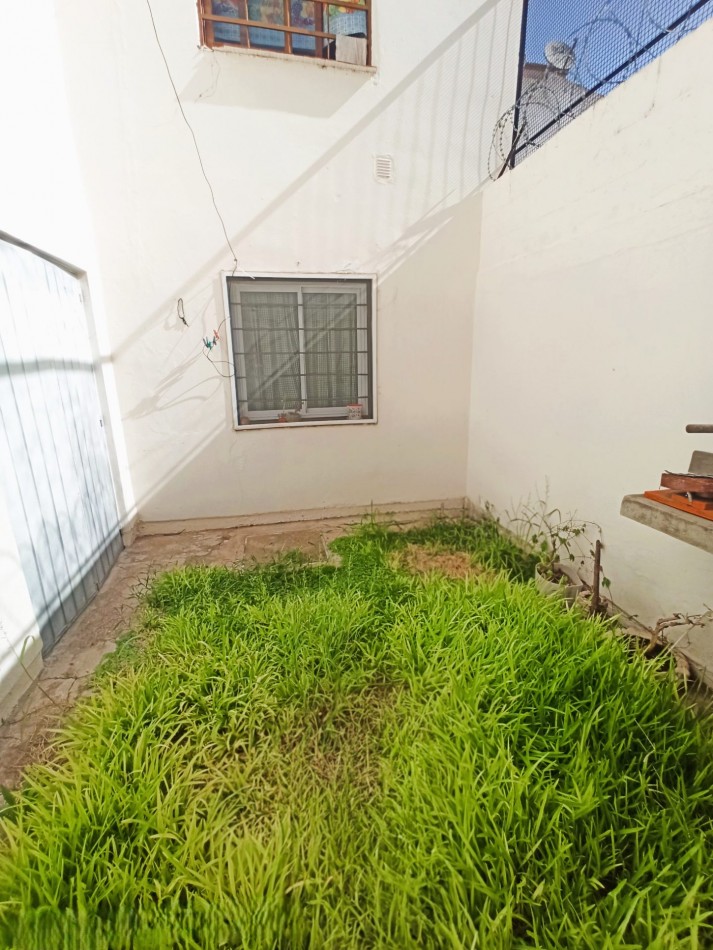  2 dormitorios EN Planta Baja / 2 patios y alarma / Complejo Mari I