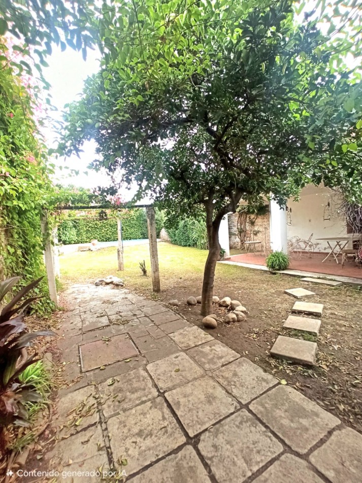 Casa 2 Dormitorios + Cochera + Patio c/ Pileta | Alto Alberdi