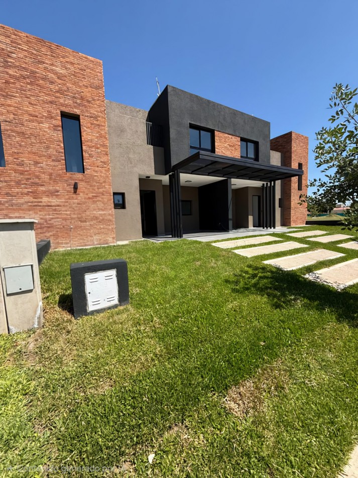 DUPLEX A ESTRENAR/ 3 dormitorios / 2 suites y cochera - San Ignacio Village