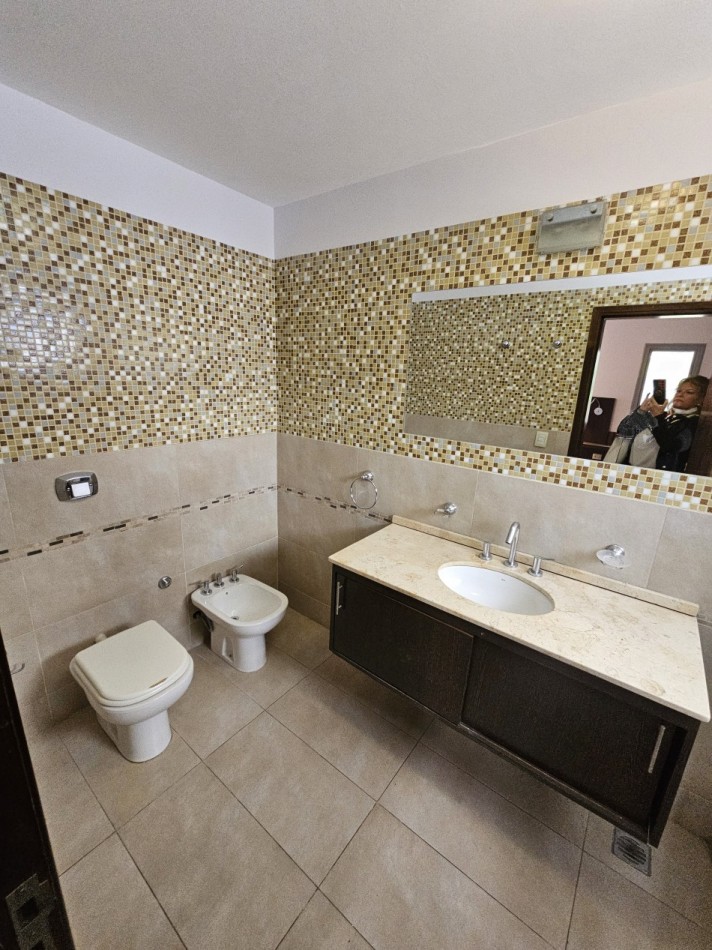 DUPLEX DE 182m2 c/PILETA - CAÑITAS -
