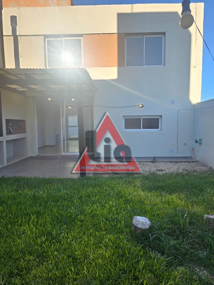 Tejas del Sur I | SIN expensas |Duplex 3 dorm |  Patio + asador |Radiadores