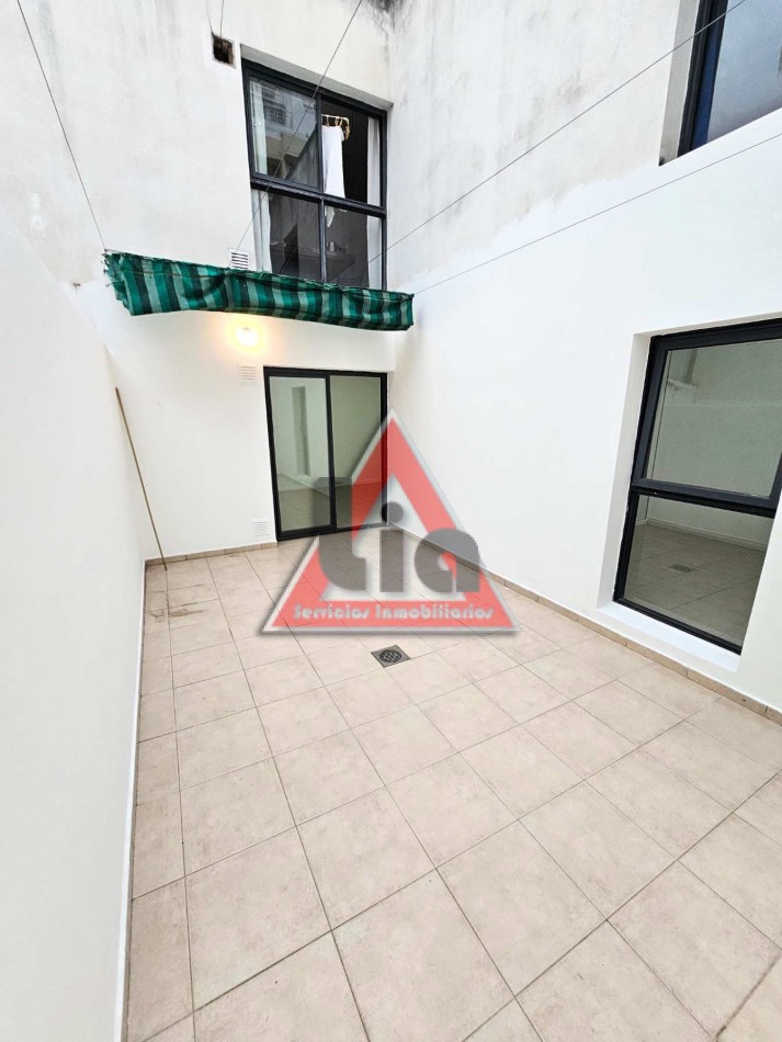 UN DORMI EN PLANTA BAJA CON PATIO - CENTRO - 