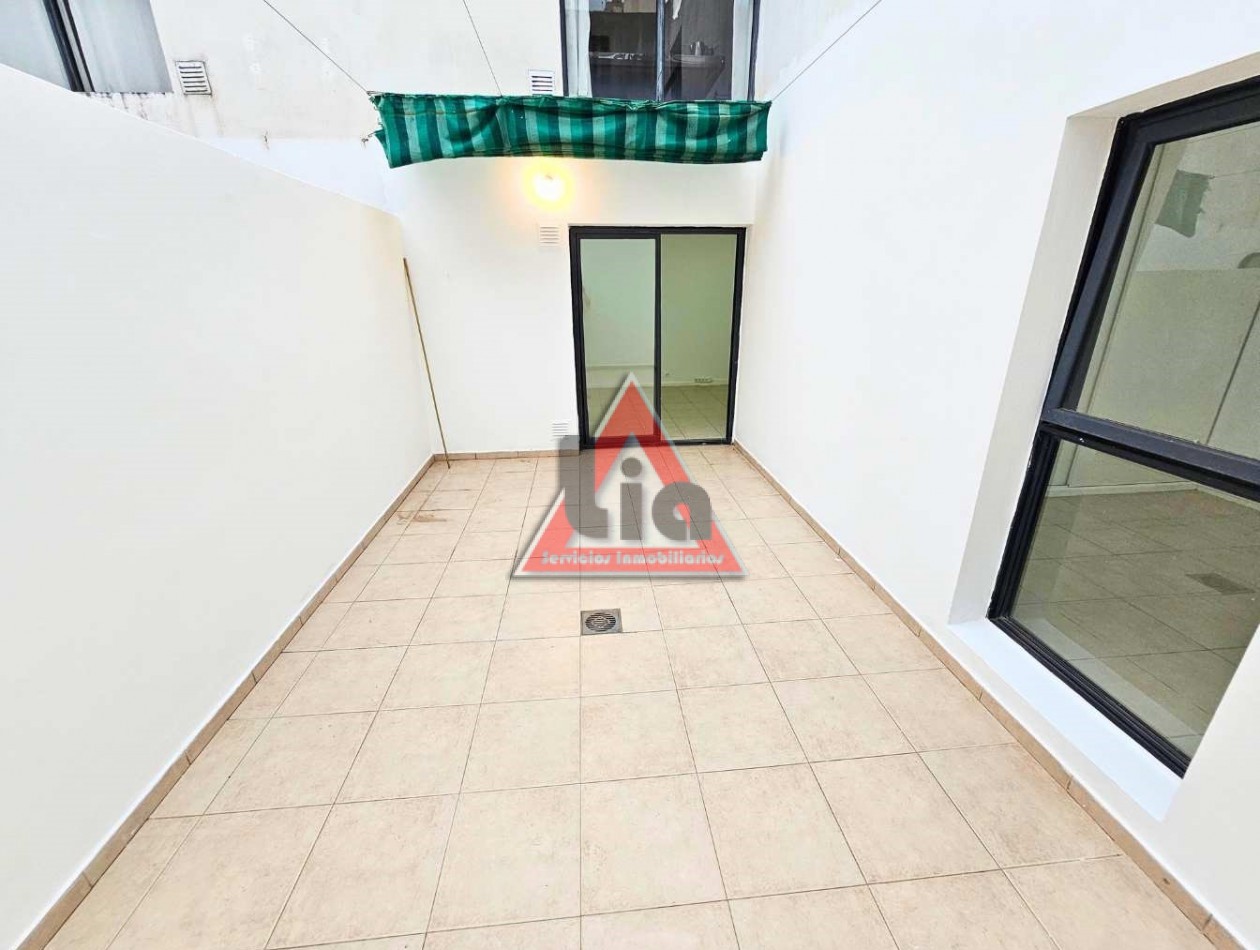 UN DORMI EN PLANTA BAJA CON PATIO - CENTRO - 