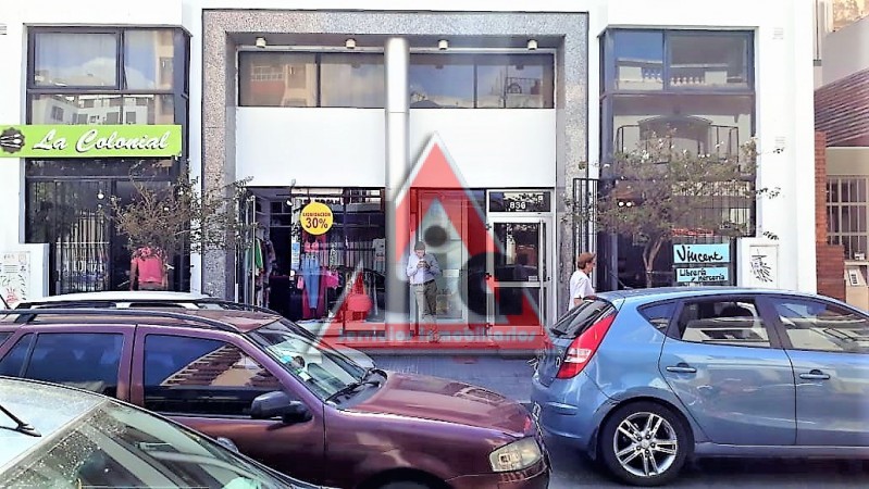UN DORMI EN PLANTA BAJA CON PATIO - CENTRO - 