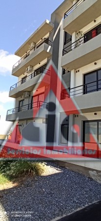  COMPLEJO CERRADO C/PILETA y SEGURIDAD - Externo C/BALCON - VALLE CERCANO -