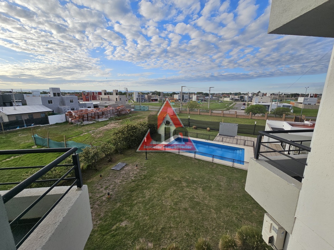  COMPLEJO CERRADO C/PILETA y SEGURIDAD - Externo C/BALCON - VALLE CERCANO -