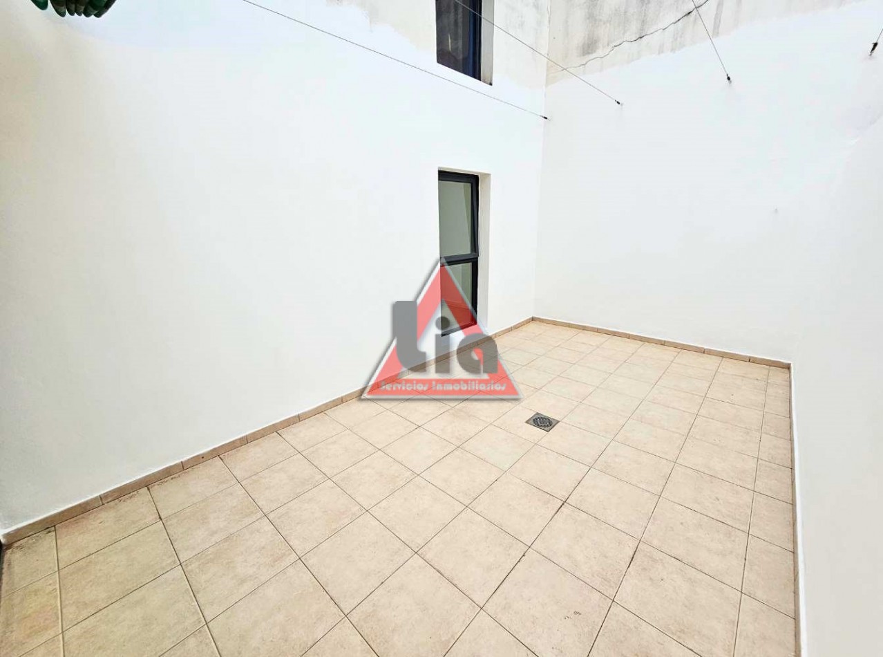 UN DORMI EN PLANTA BAJA CON PATIO - CENTRO - 