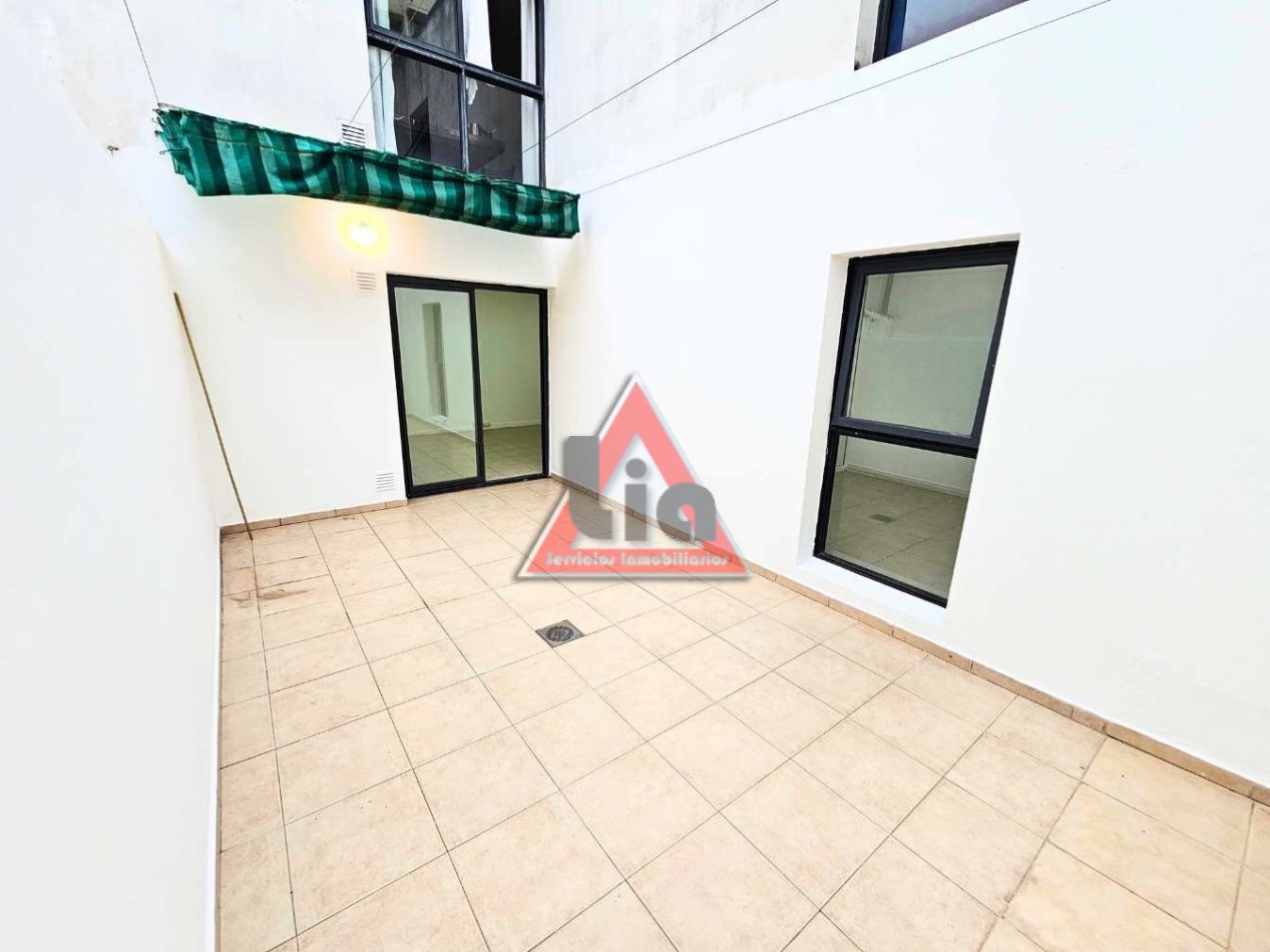 UN DORMI EN PLANTA BAJA CON PATIO - CENTRO - 
