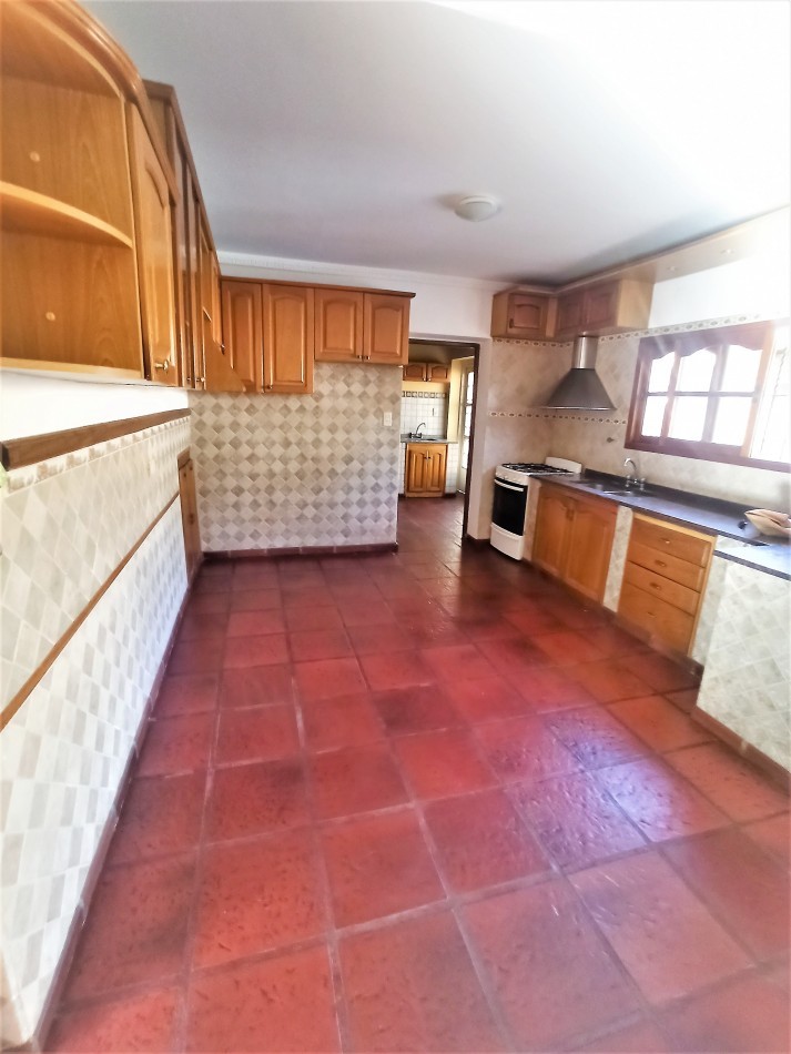 CASA 4 DORM | 360 m² | SEGURIDAD | TEJAS DEL SUR.